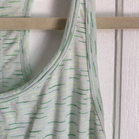 GapFit Breathe Racerback Tank - Picture 3 of 5